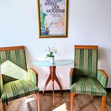 Apartment Boutique Across The Hot Springs *
